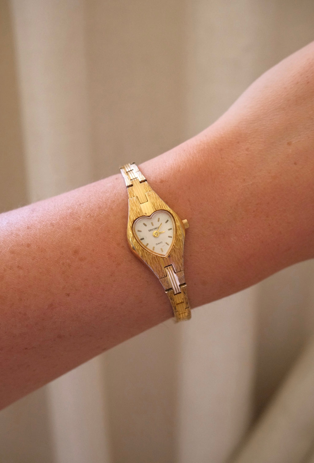 Sweet Vintage Sekonda Gold Heart Watch Working