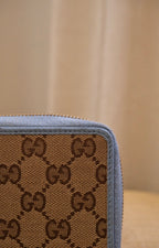 Gucci GG Supreme Zip Around Wallet, Blue Lining Classic Monogram Design in Box