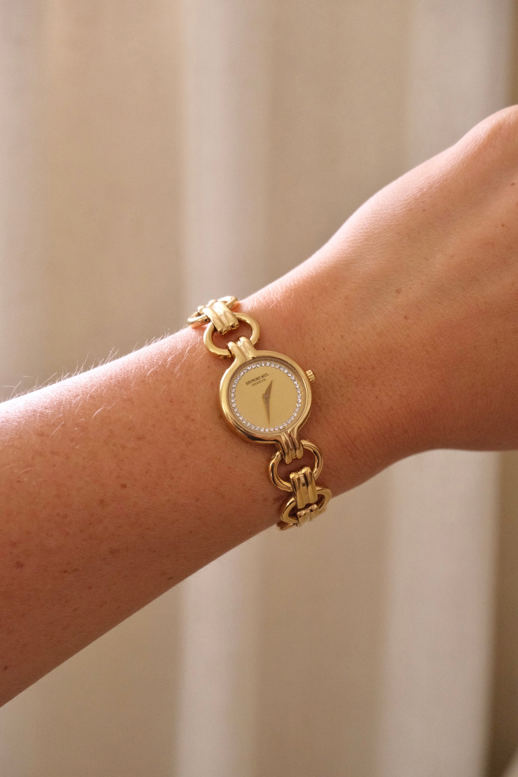 1990s Vintage Ladies 18k Gold Plated Raymond Weil Crystal Accent Dial Watch Working