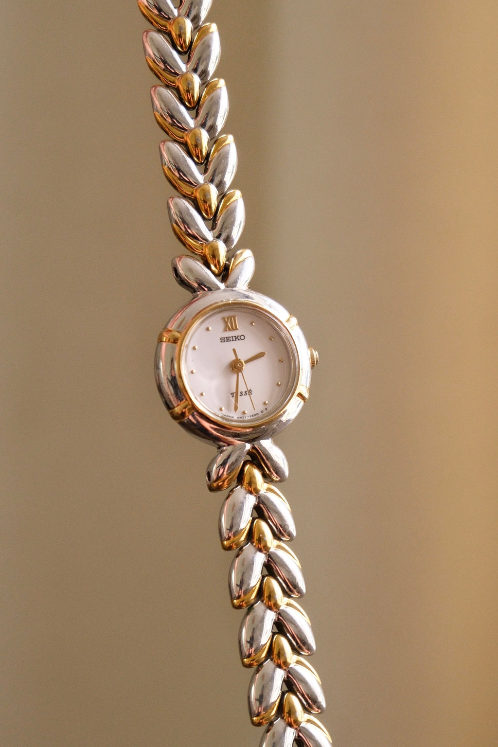 Vintage 90s Ladies Gold Two Tone Seiko Tissé Dainty Quartz Watch