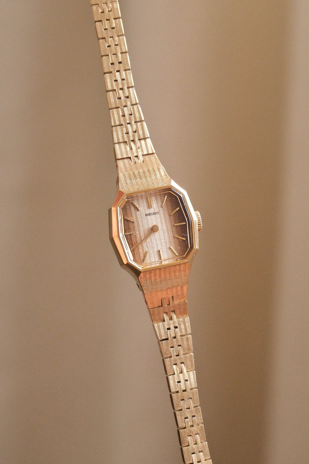 70s Vintage Rare Seiko Mechanical Wind Octagonal Textured Dial Cocktail Watch Working