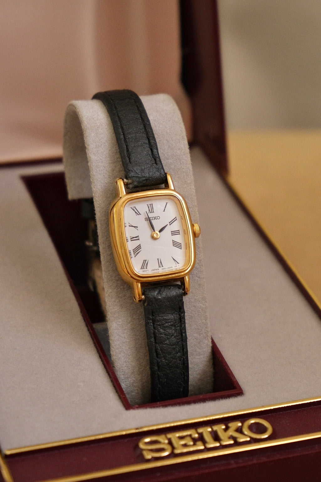 Vintage Ladies Gold Tank Seiko Watch with Leather Strap in Box