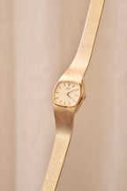 Vintage 90s Gold Ladies Seiko Watch with Textured Bracelet Strap Working