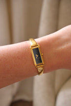 NEAR MINT 1990s Vintage Gold 1900L Gucci Black Dail Wrist Watch Ladies