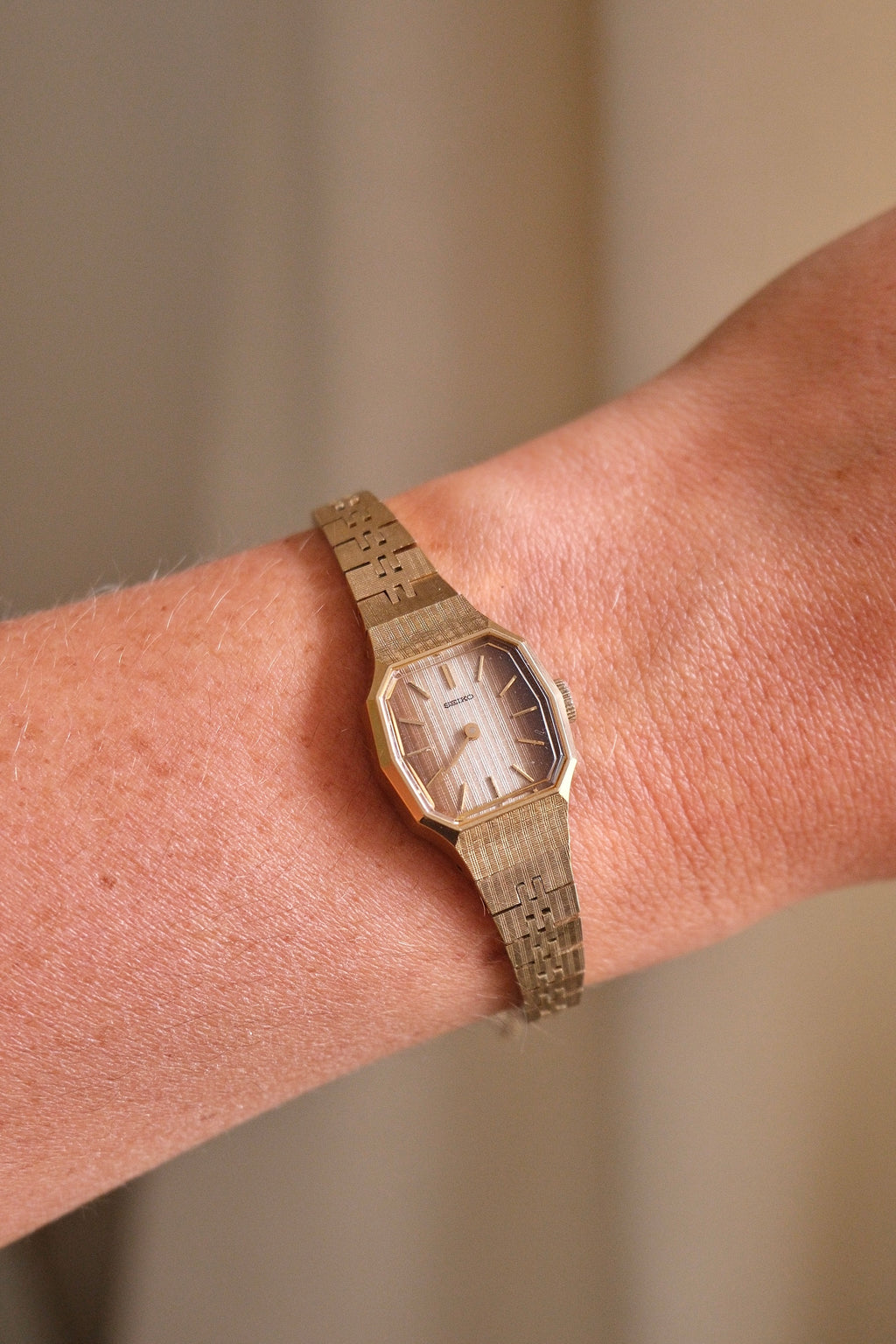 70s Vintage Rare Seiko Mechanical Wind Octagonal Textured Dial Cocktail Watch Working