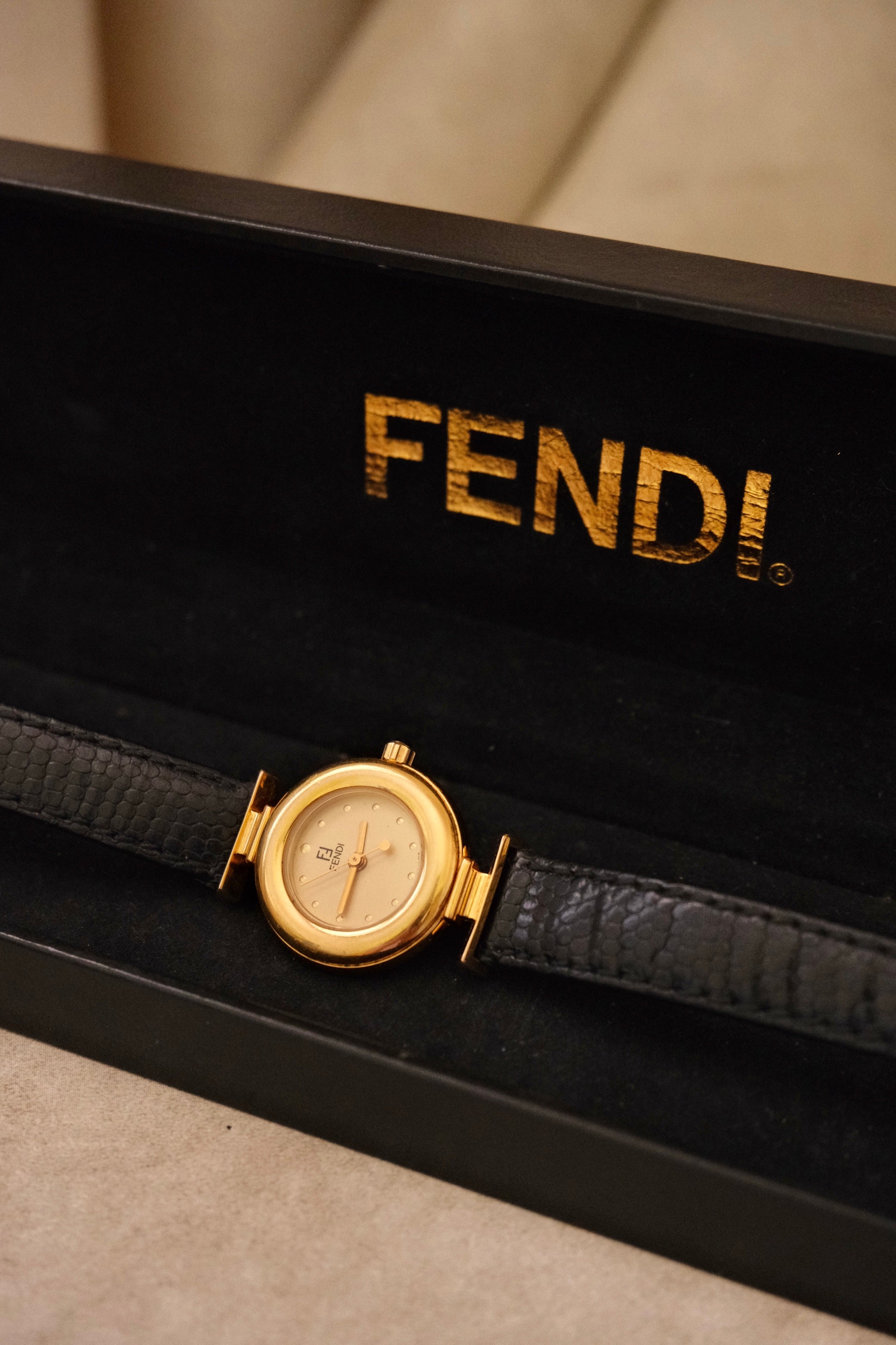 Fendi Orologi 320L Vintage Ladies Gold Champange Dial Leather Strap Watch In Box Working