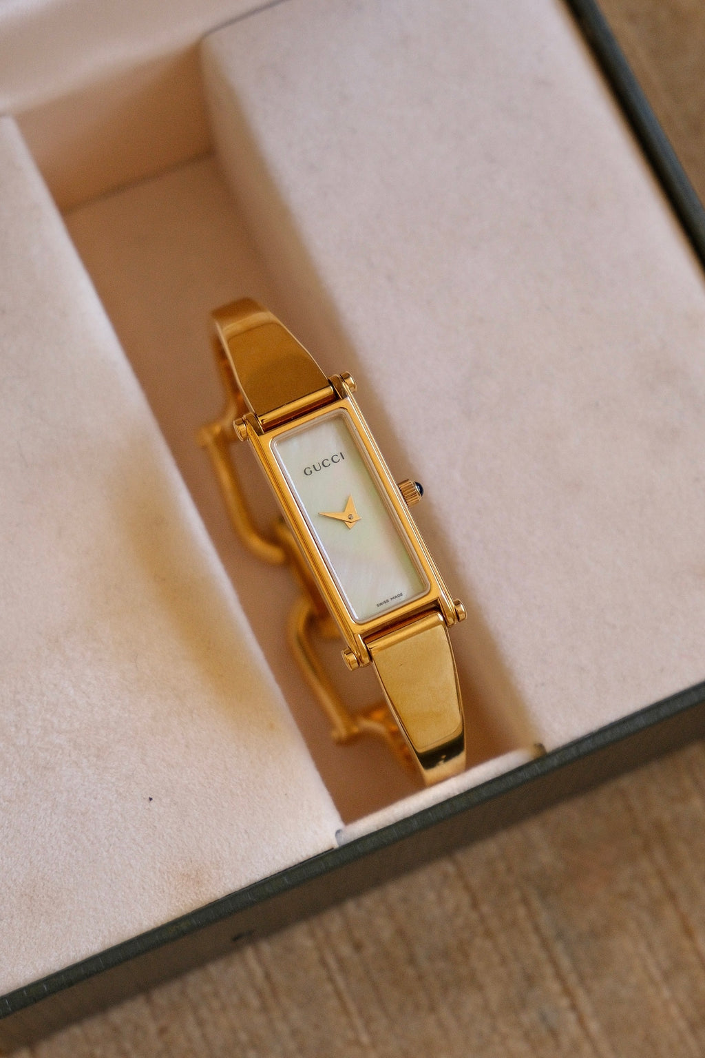 Vintage Gucci 1500L Gold Bangle Watch with Mother of Pearl Dial, 90s Quartz Working in Box