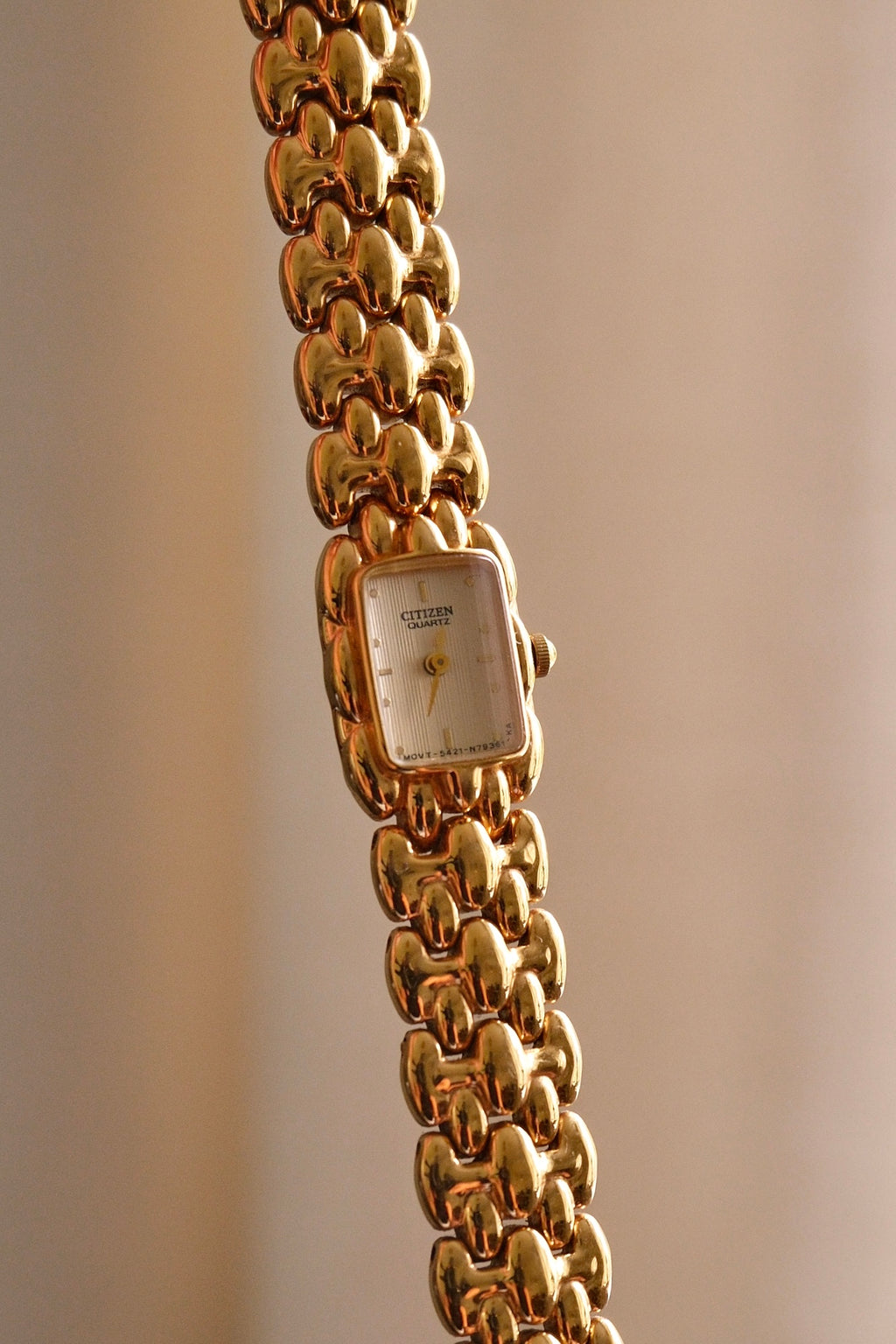 Rare Vintage Ladies Petite Citizen Tank Style Gold Watch