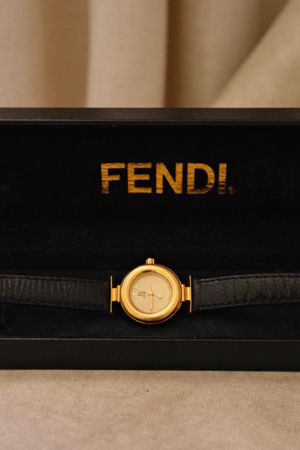 Fendi Orologi 320L Vintage Ladies Gold Champange Dial Leather Strap Watch In Box Working