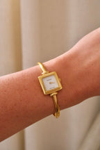 Rare Vintage Ladies 1900L Gold Bangle Gucci Watch