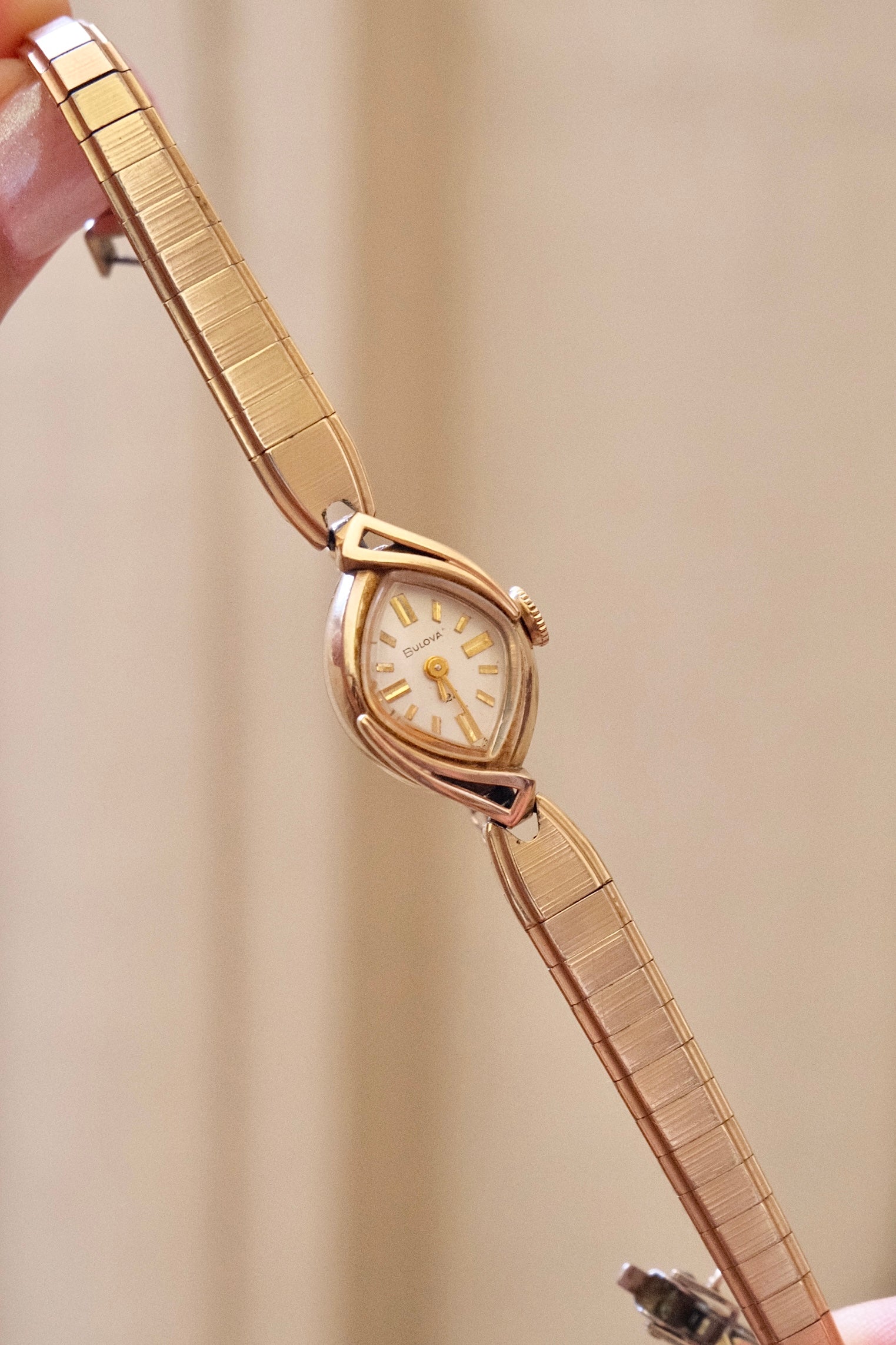 Rare 1954 Bulova Vintage Ladies Cocktail Watch Gold Filled Teardrop Wristwatch Working in Vintage Box