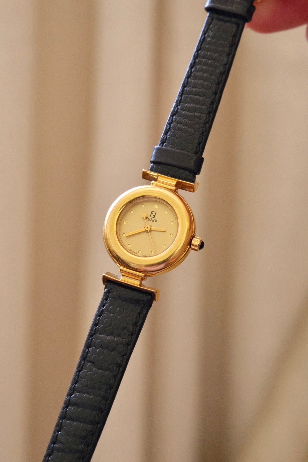 Fendi Orologi 320L Vintage Ladies Gold Champange Dial Leather Strap Watch In Box Working