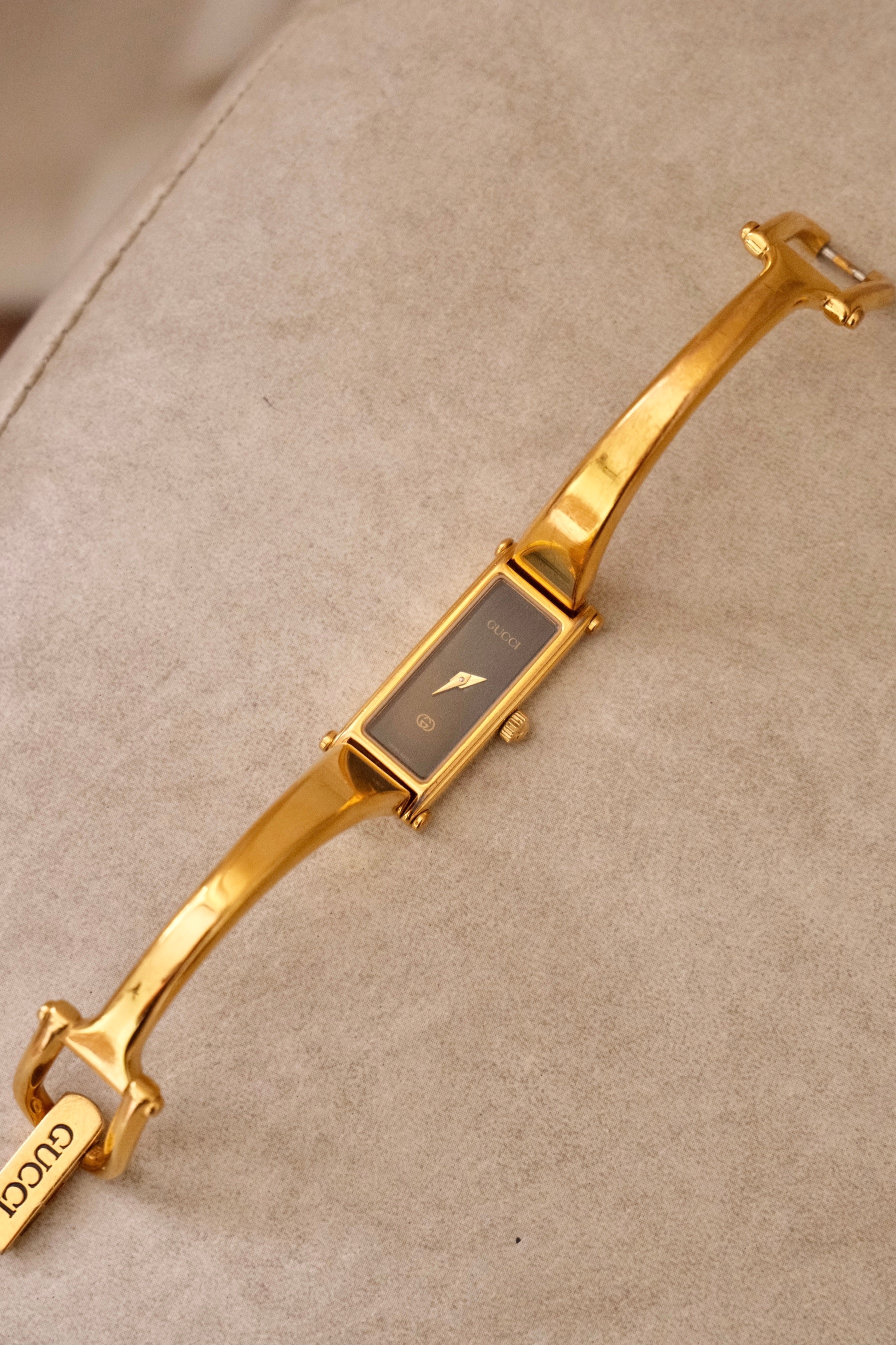 Vintage Ladies 1500L Gold Horsebit Gucci Watch