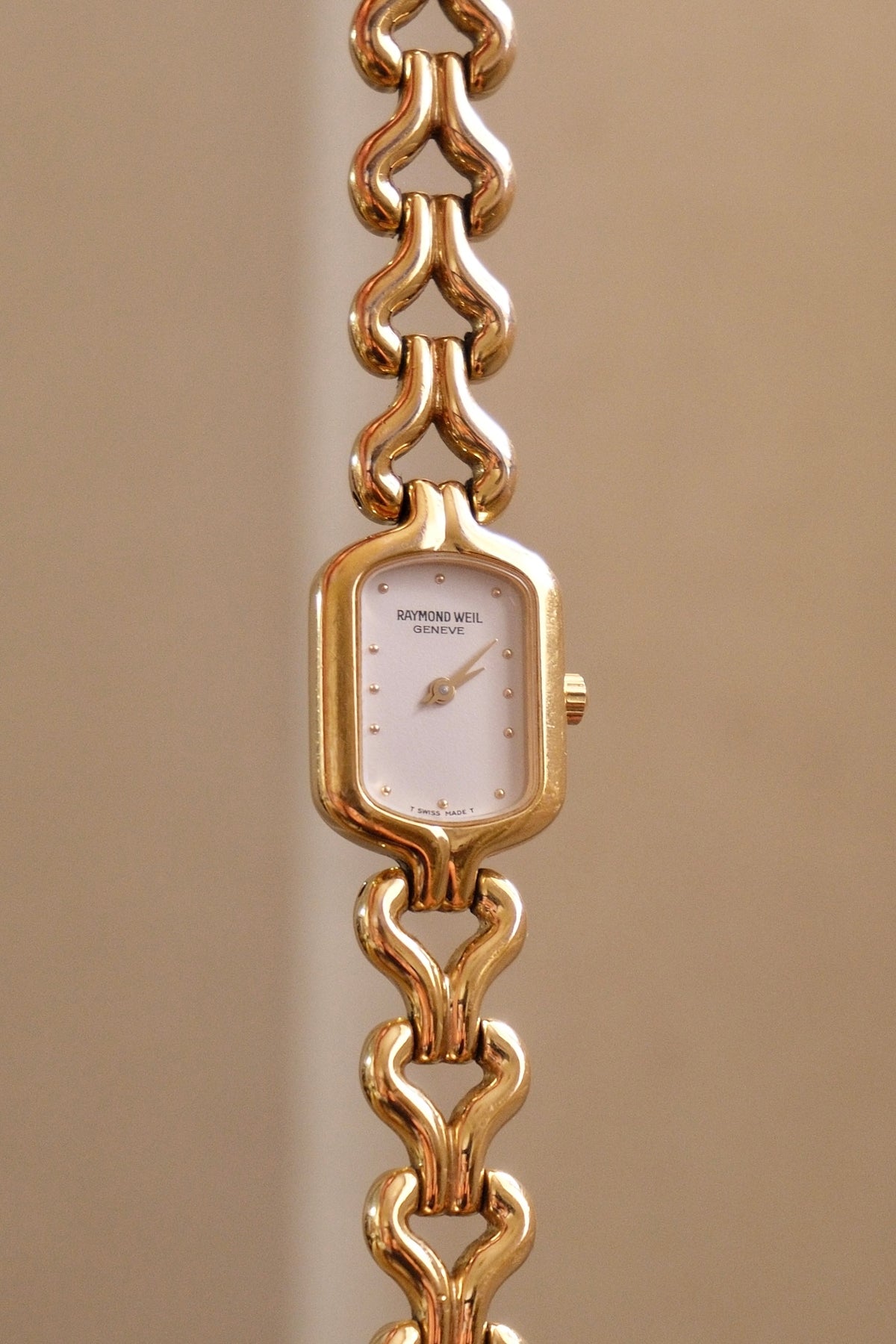Vintage 90s Ladies Gold-Plated Raymond Weil Quartz Watch Working