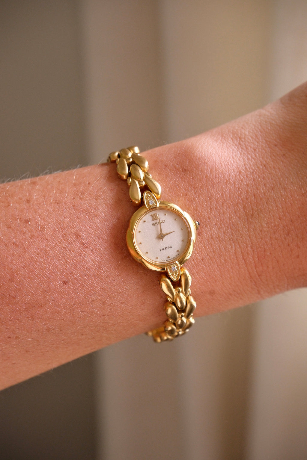 Vintage 90s Ladies Gold Seiko Exceline Watch with Diamond Accents Working