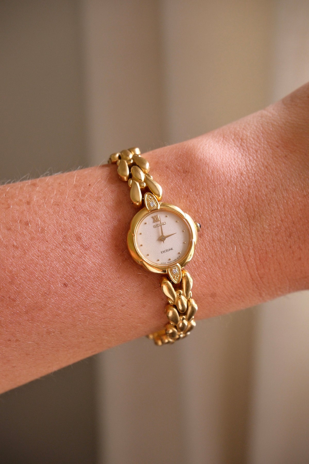 Vintage 90s Ladies Gold Seiko Exceline Watch with Diamond Accents Working