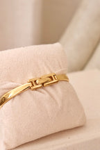90s Gold-Plated Vintage Gucci 1400L Ladies Bangle Quartz Watch Working with Horsebit Design