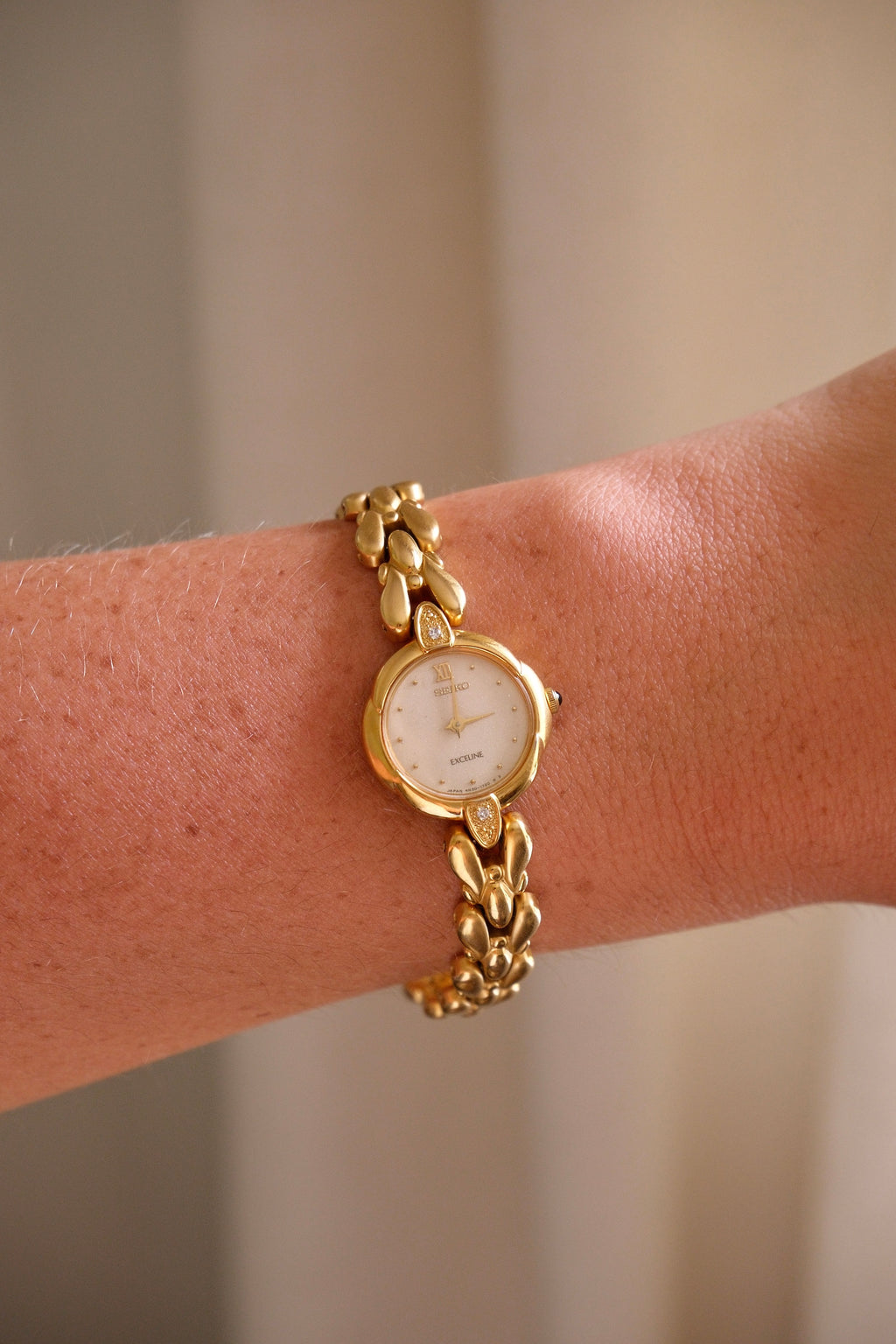 Vintage 90s Ladies Gold Seiko Exceline Watch with Diamond Accents Working