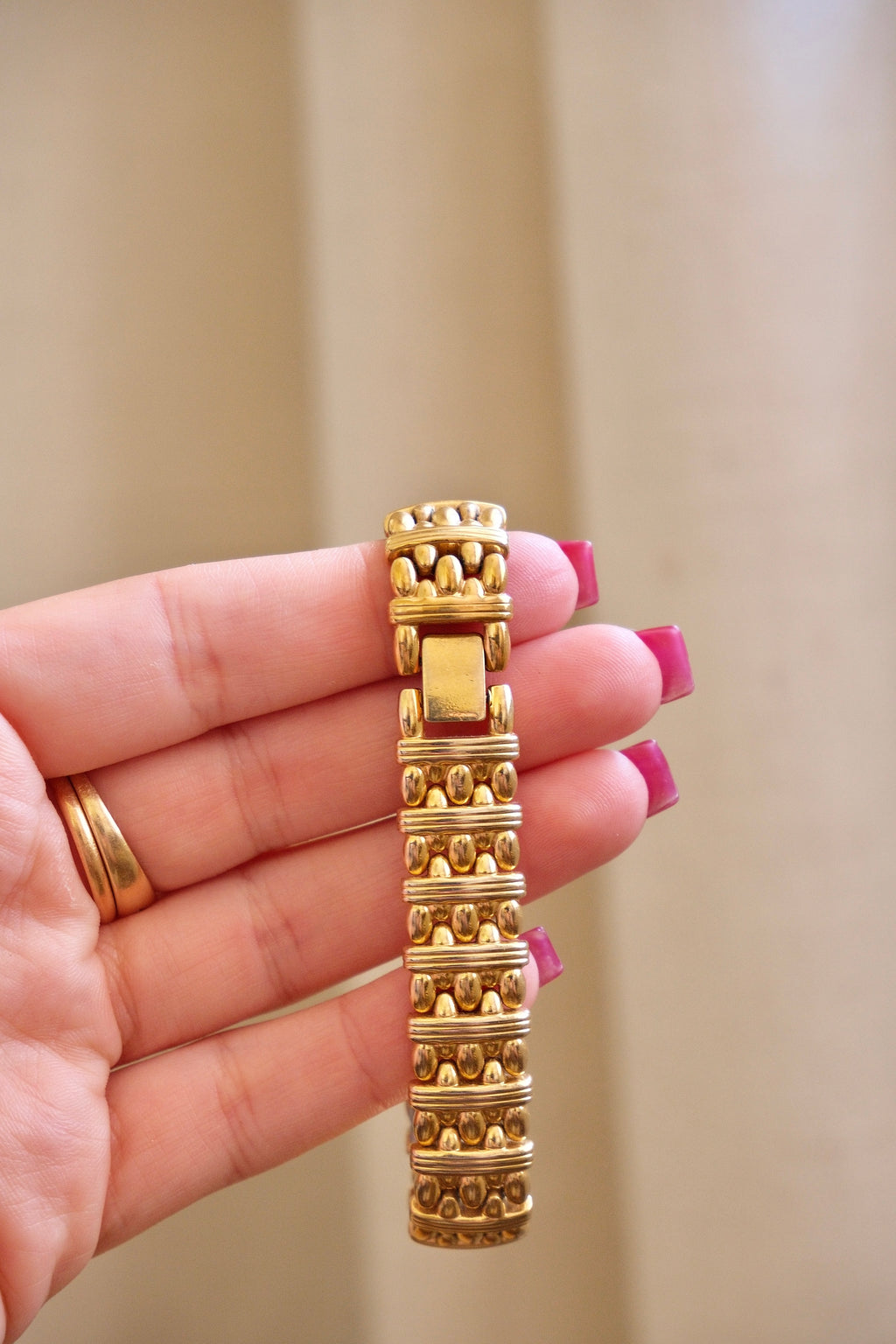 Rare 90s Mother of Pearl Gold Citizen Ladies Hidden Bracelet Watch