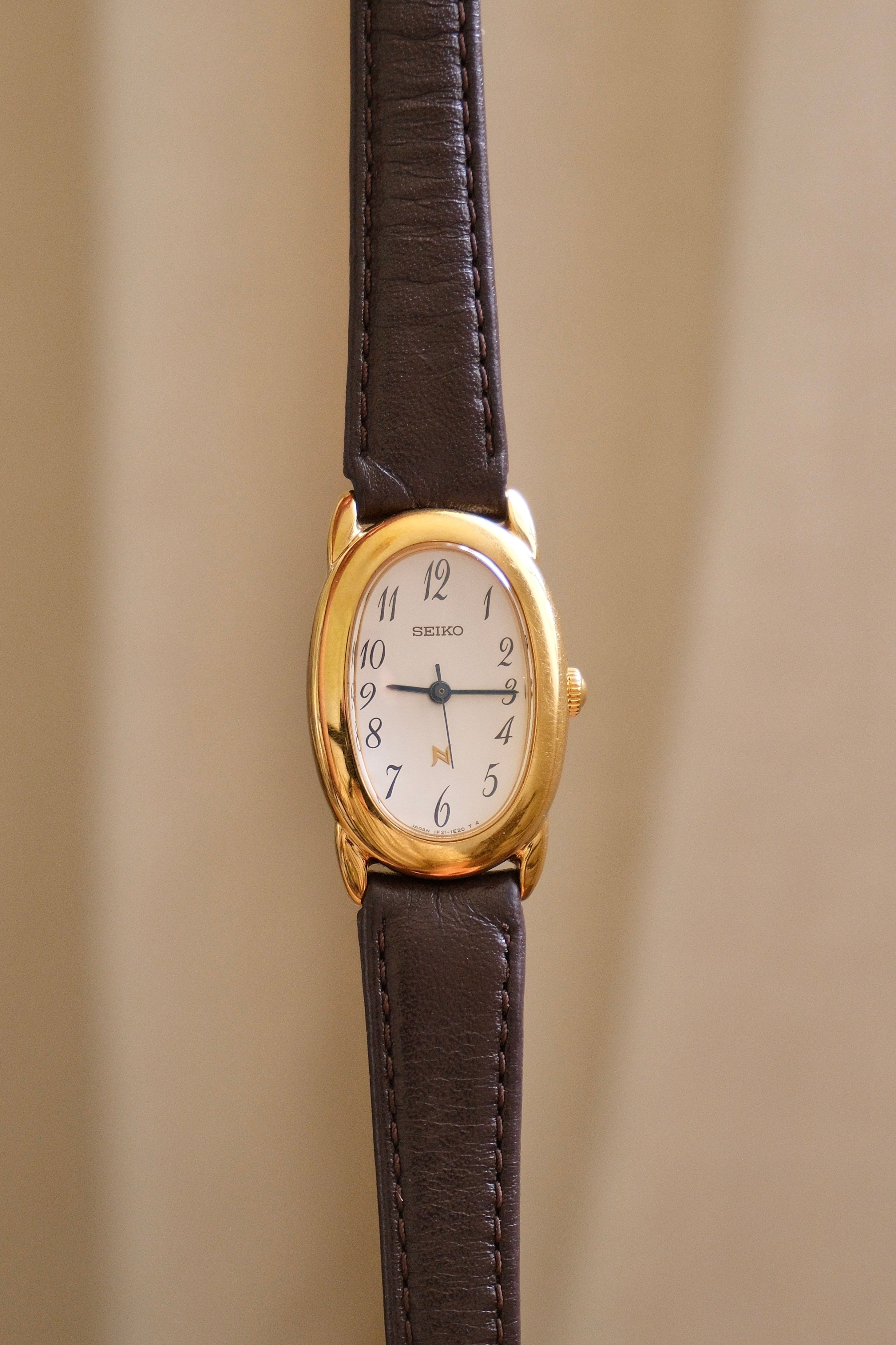 Vintage 90s Ladies Seiko 1F21 6B10 Tank Baignoire Style Watch Brown Leather Strap Gold Tone Quartz Japan