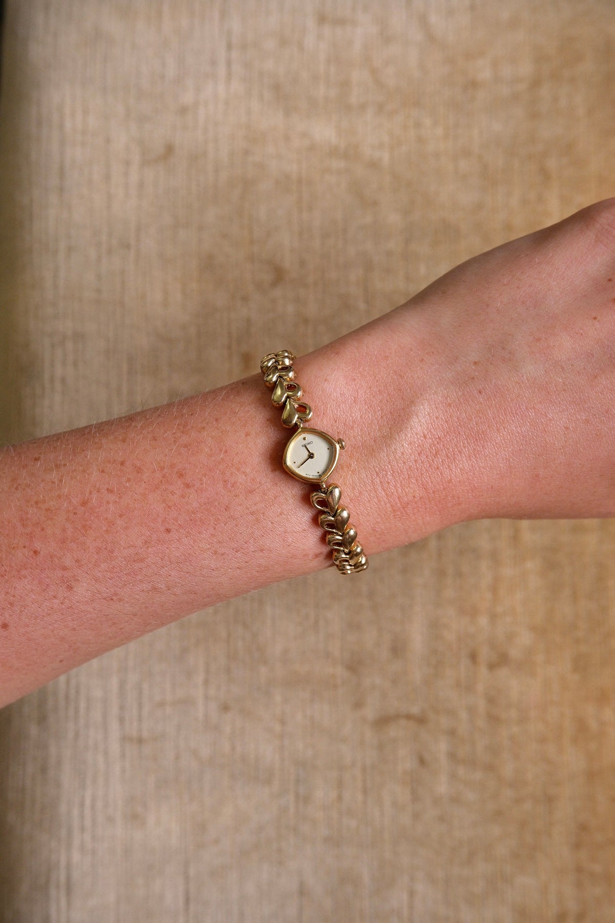 Vintage Rare Petite & Tiny 90s Gold Ladies Seiko Quartz Watch, Heart Pattern Bracelet