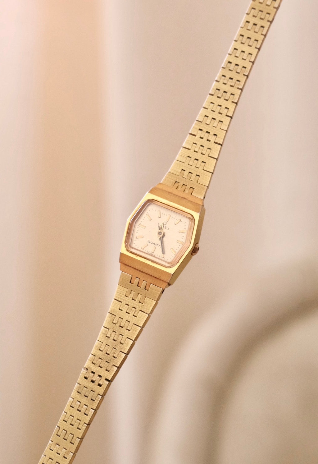 Ladies vintage Timex Kcell Face gold watch box and papers working