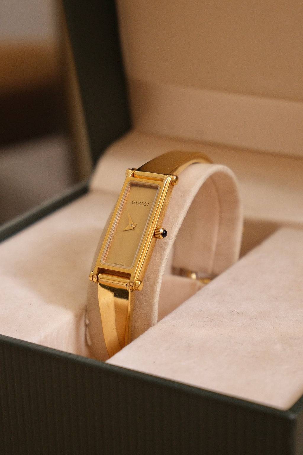 Vintage Gucci 1500L Gold Bangle Watch with Champagne Dial, 90s Quartz Working in Box