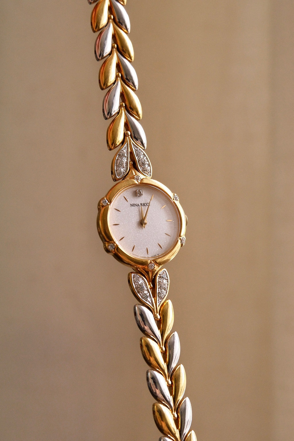 Near Mint Vintage Ladies Two Tone Diamont Accent Seiko Nina Ricci Watch