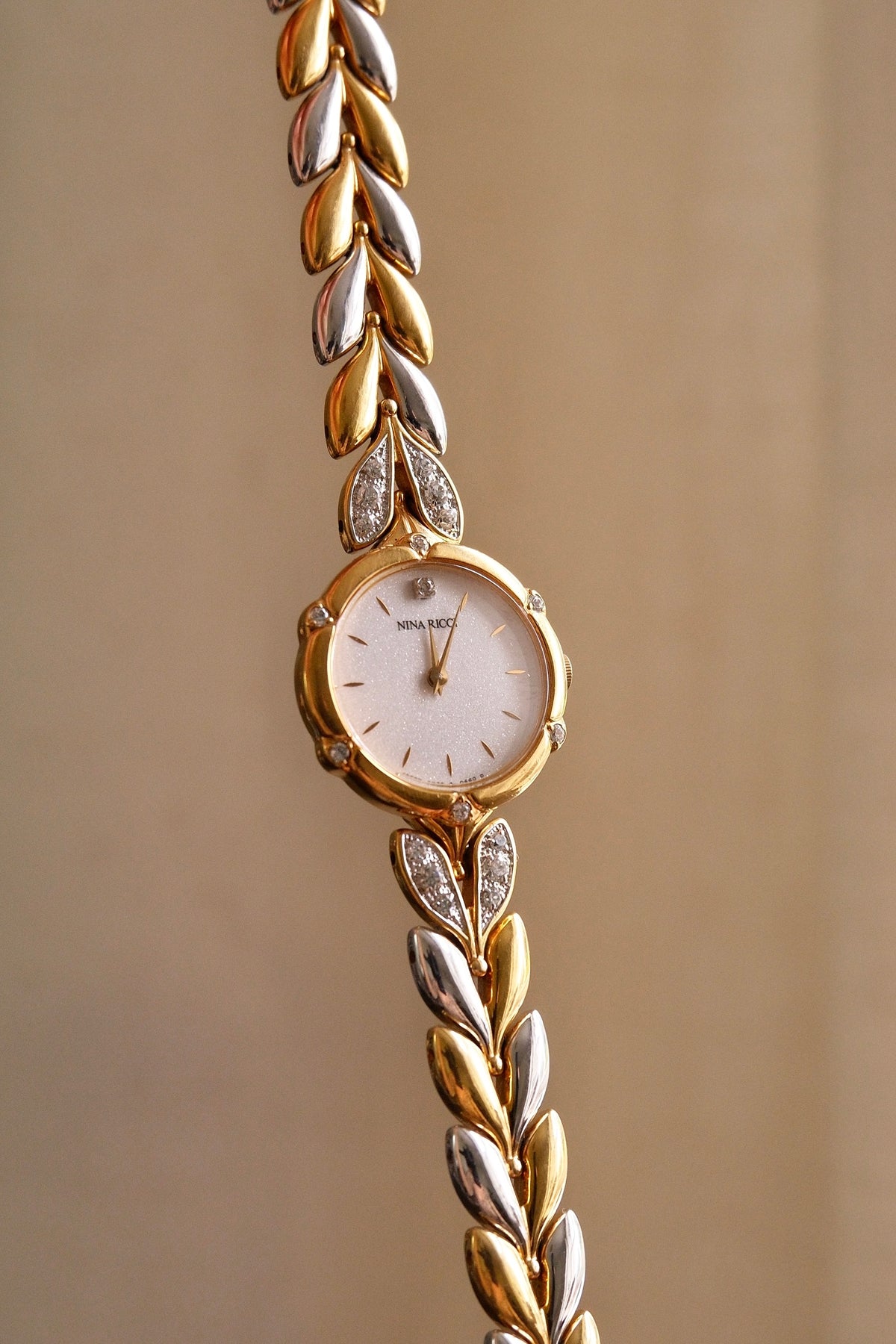 Near Mint Vintage Ladies Two Tone Diamont Accent Seiko Nina Ricci Watch
