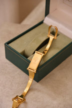 Vintage Ladies 1500L Gold Gucci Horsebit Watch with Black Dial in Box