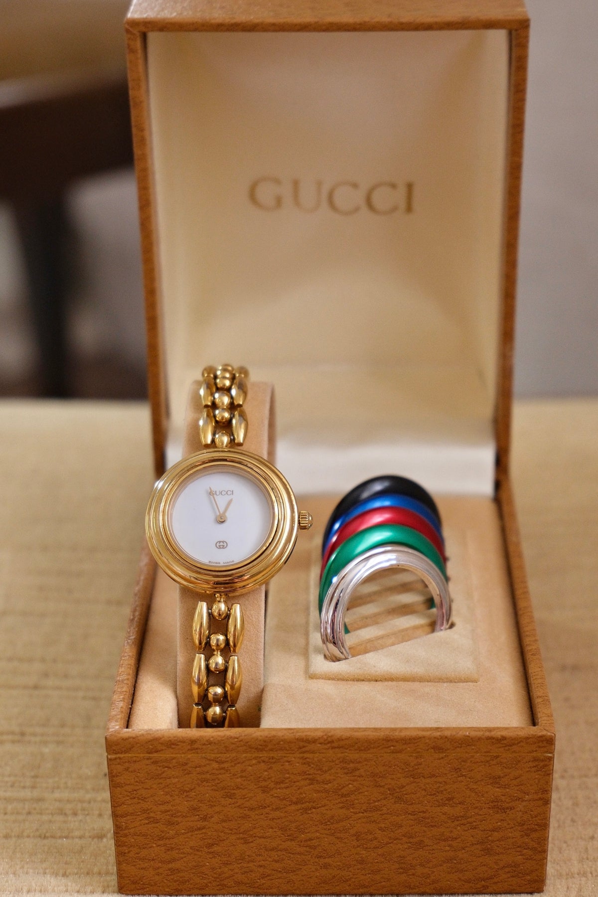 Rare Vintage Ladies Gold Plated 11/12 Gucci Watch 6 Bezels in Box