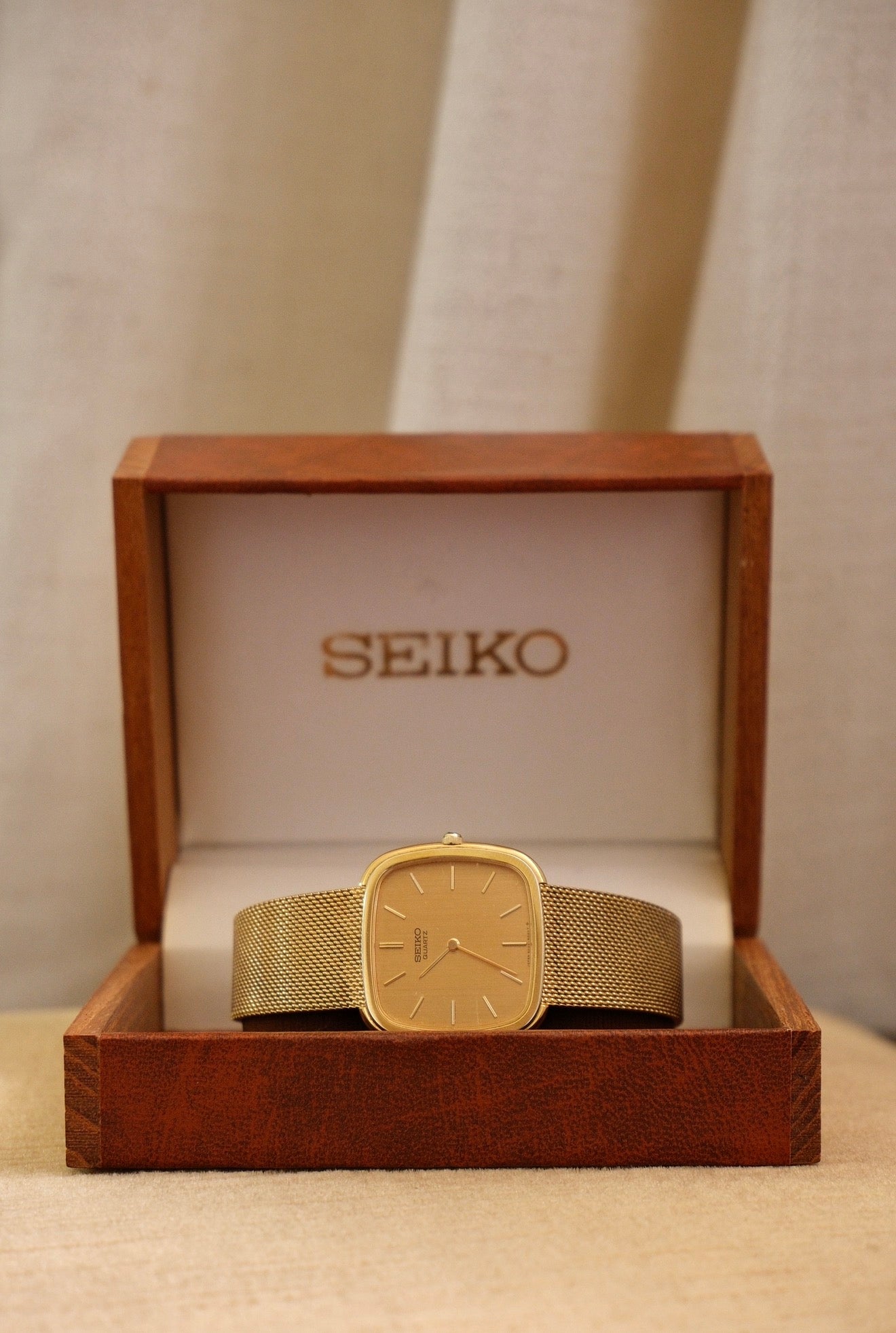 Rare Unisex Vintage 80s Gold Plated Seiko Watch in Original Box Working