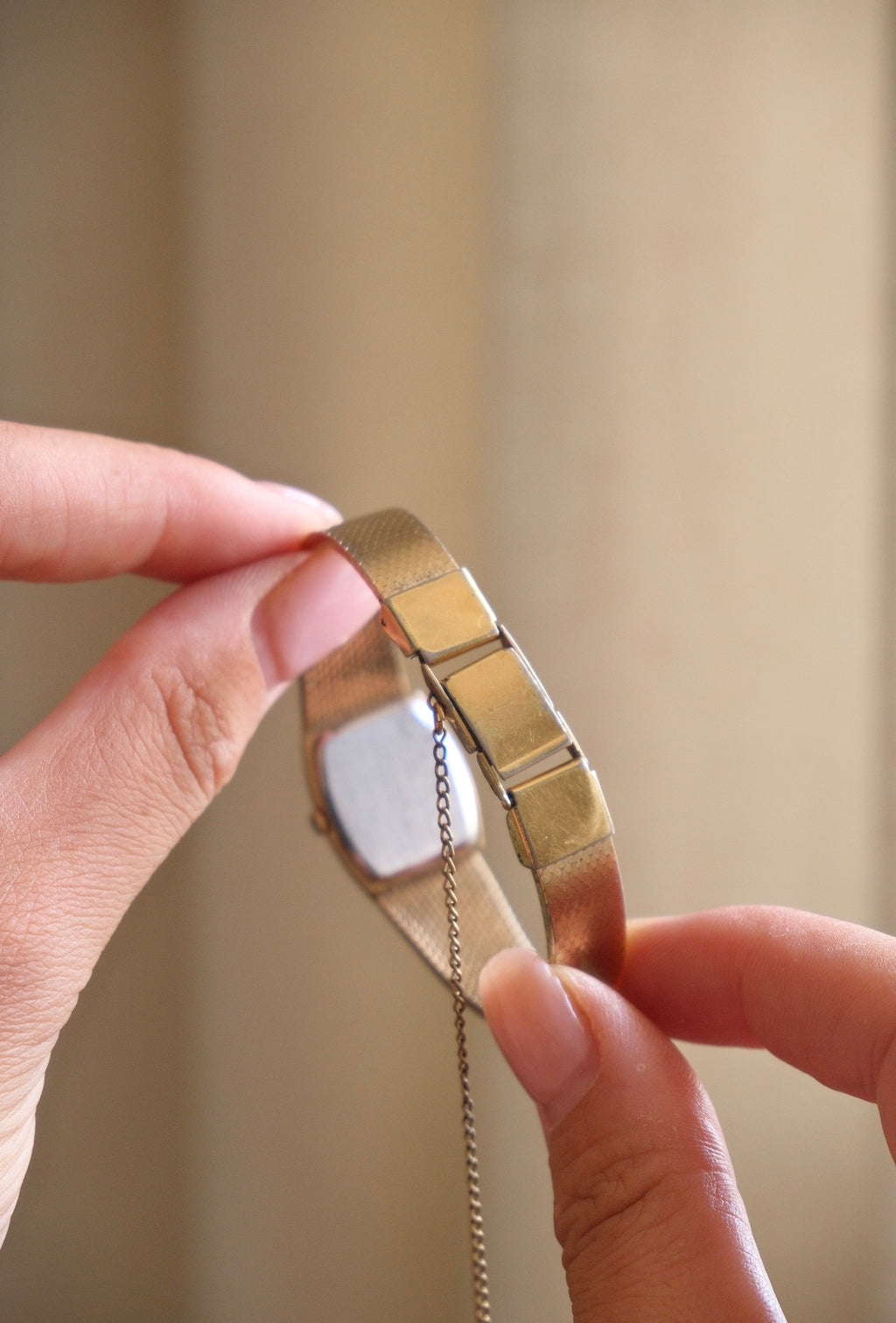 90s Vintage Seiko Dainty Gold Watch on a Pressed Mesh Bracelet Strap Working