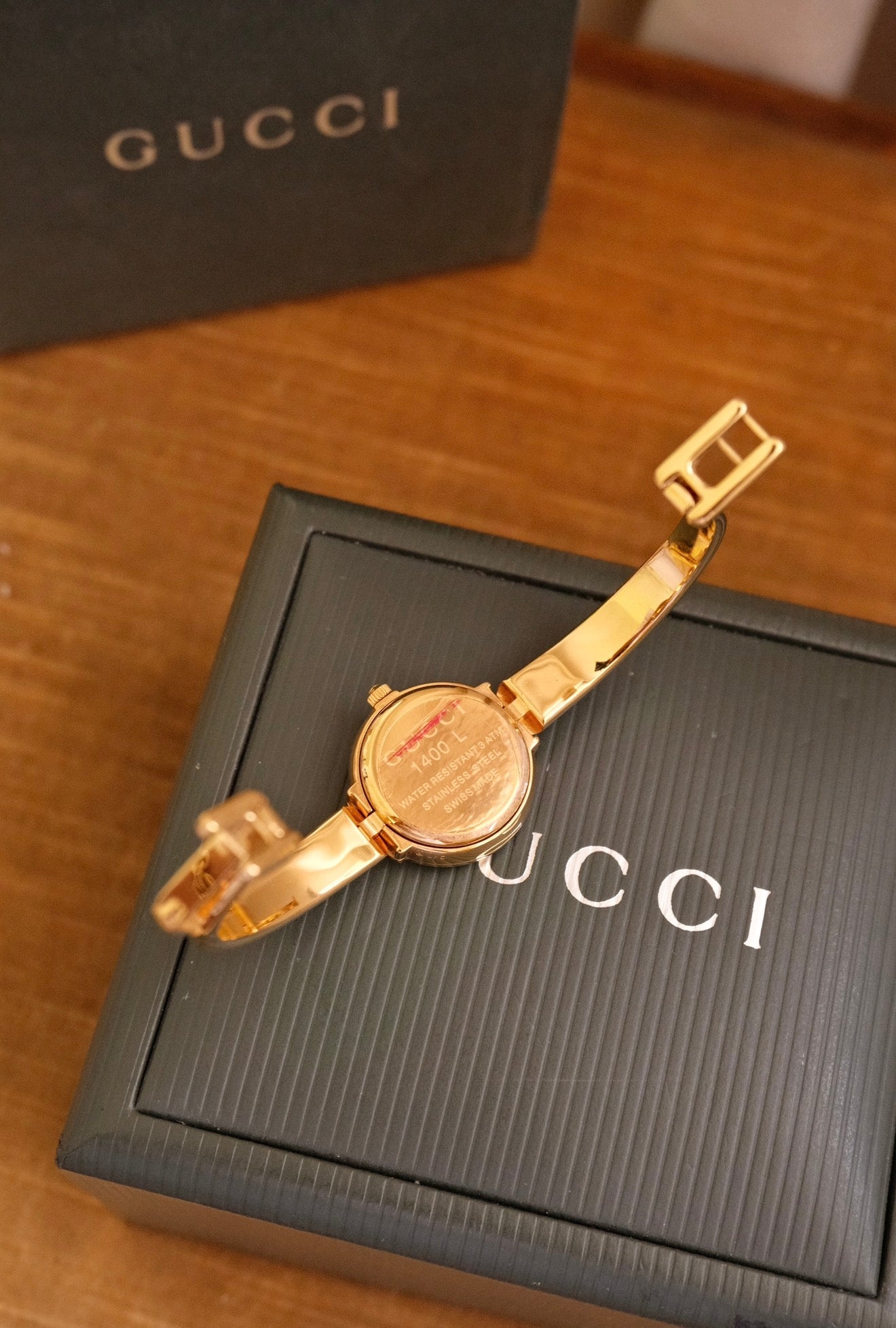 Vintage 1990s Gucci 1400L Gold Plated Ladies Watch with Original Box & Papers – Working Swiss Designer Bangle Watch