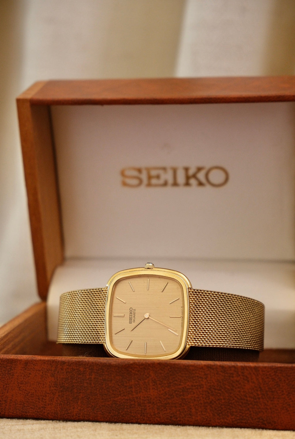 Rare Unisex Vintage 80s Gold Plated Seiko Watch in Original Box Working