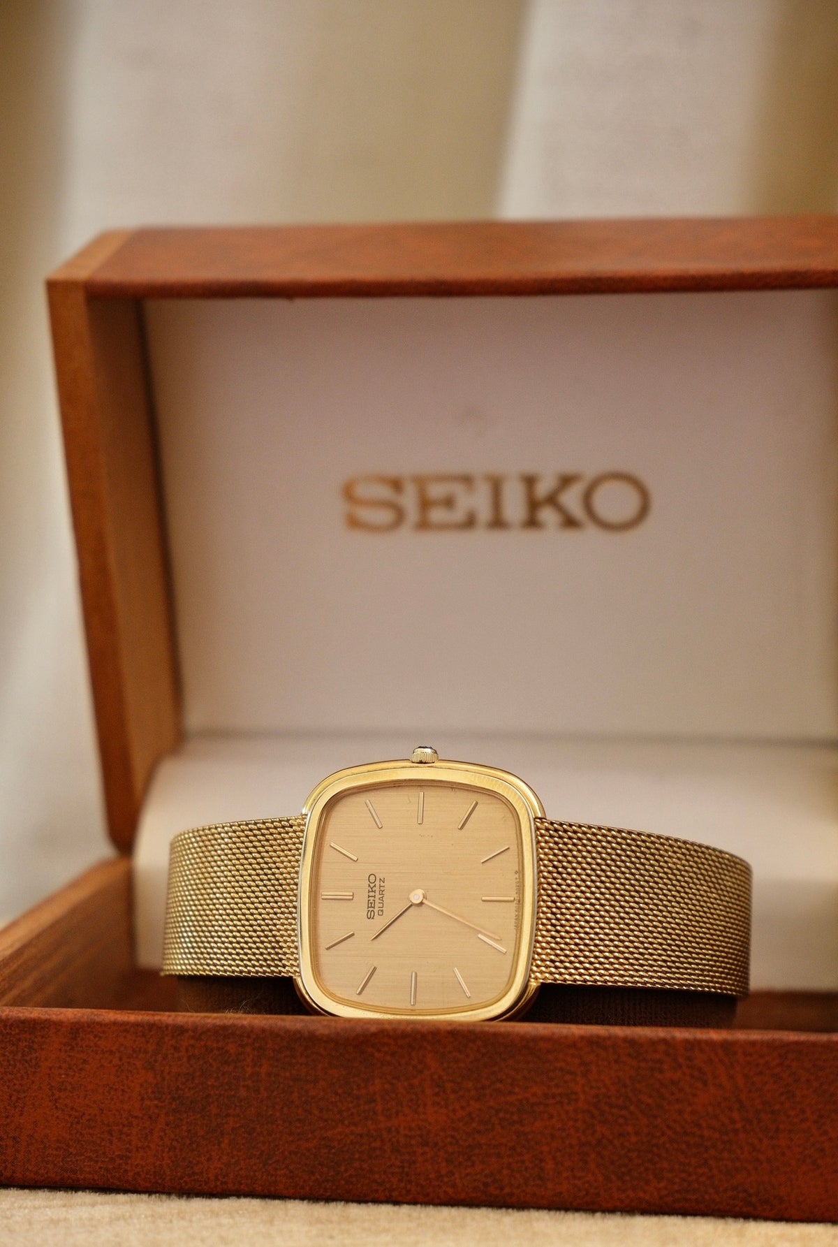Rare Unisex Vintage 80s Gold Plated Seiko Watch in Original Box Working
