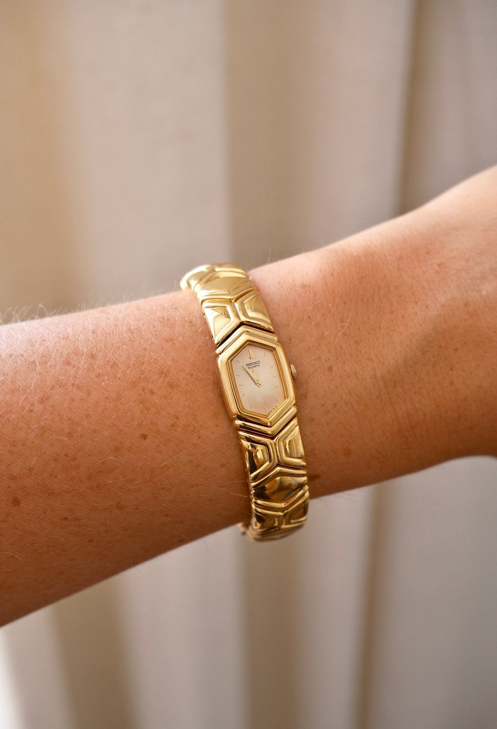 Vintage 1990s Seiko Ladies Hexagonal Quartz Watch Gold Plated Bracelet Style