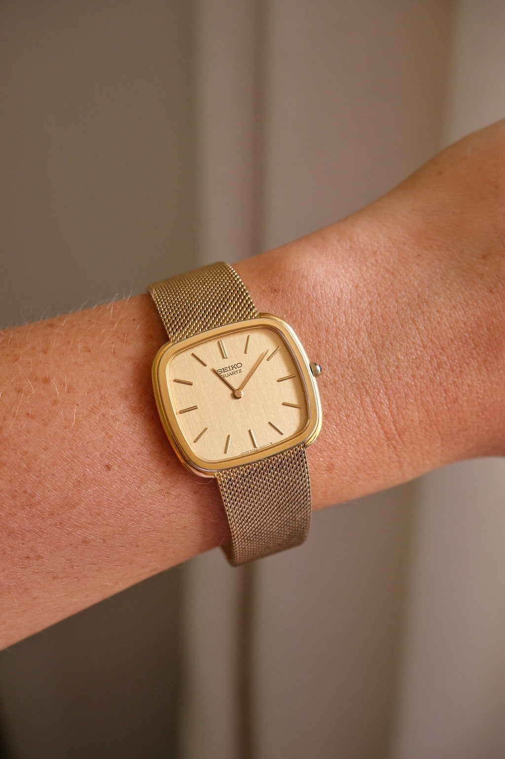Rare Unisex Vintage 80s Gold Plated Seiko Watch in Original Box Working