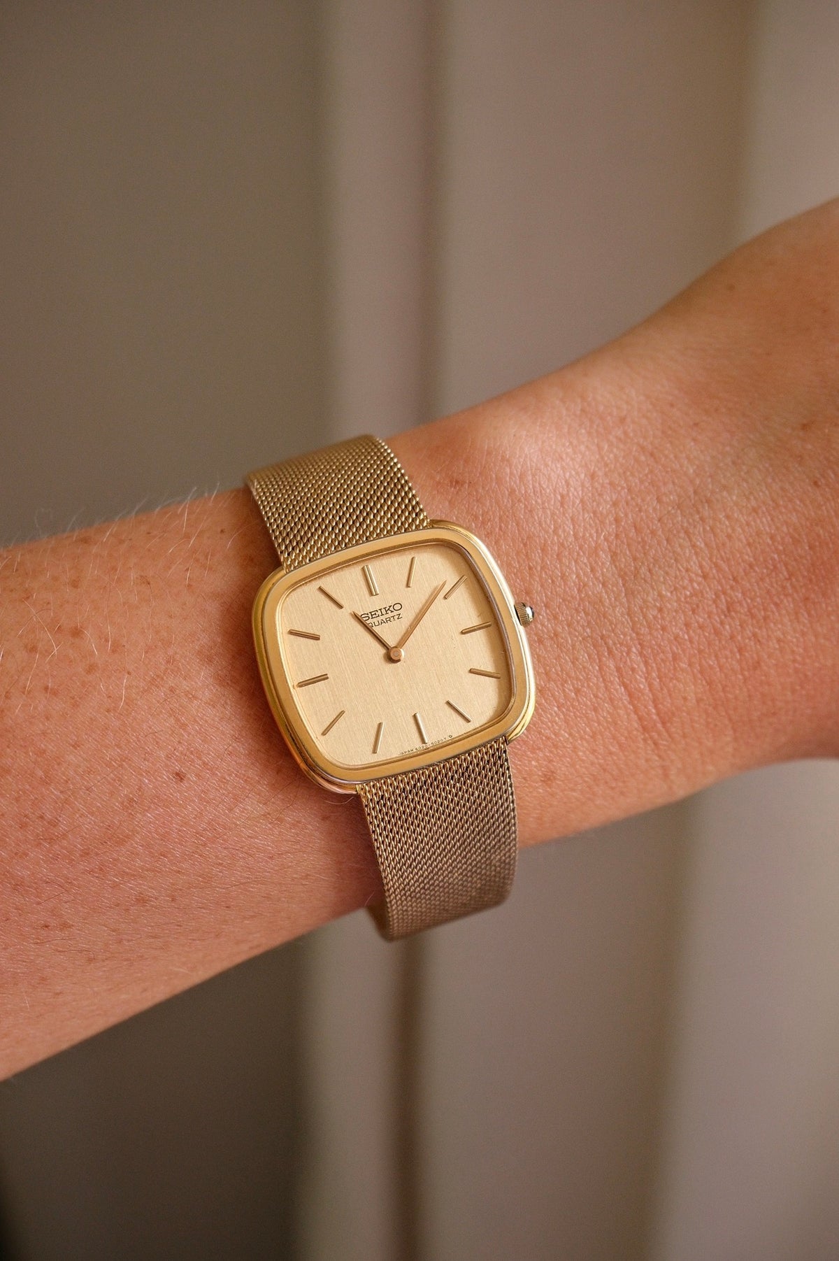 Rare Unisex Vintage 80s Gold Plated Seiko Watch in Original Box Working